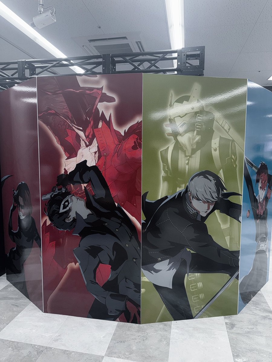gjvz7ty's tweet photo. フラッシュ炊くとペルソナ出てくるのすごかった https://t.co/GshFvtEY3S