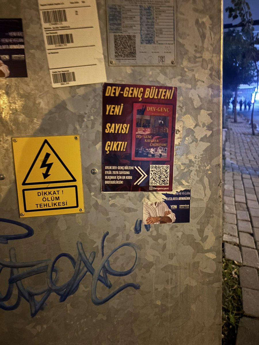Devgencliler25's tweet photo. Dev-Gençliler, Avcılar’da tutsak Dev-Gençliler için pullama çalışması yaptı.

YAŞASIN DEV-GENÇ, YAŞASIN DEV-GENÇLİLER! https://t.co/eVi1irohLr