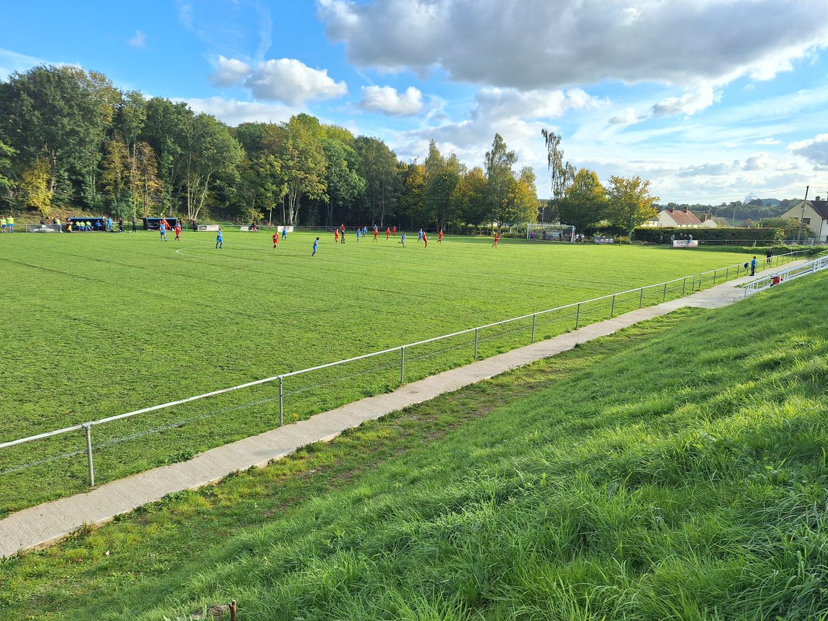 ManchopperBlog's tweet photo. Nice little trip over the border today to take in #FAWWelshCup action, as @CefnAlbionFC and @CPDYFelin1977 played out an entertaining 2-3 result.

Nice welcome and gesture from the hosts via a chairman's handshake and a cuppa. #groundhopper #groundhopping #nonleague https://t.co/nQ3UJtw93t