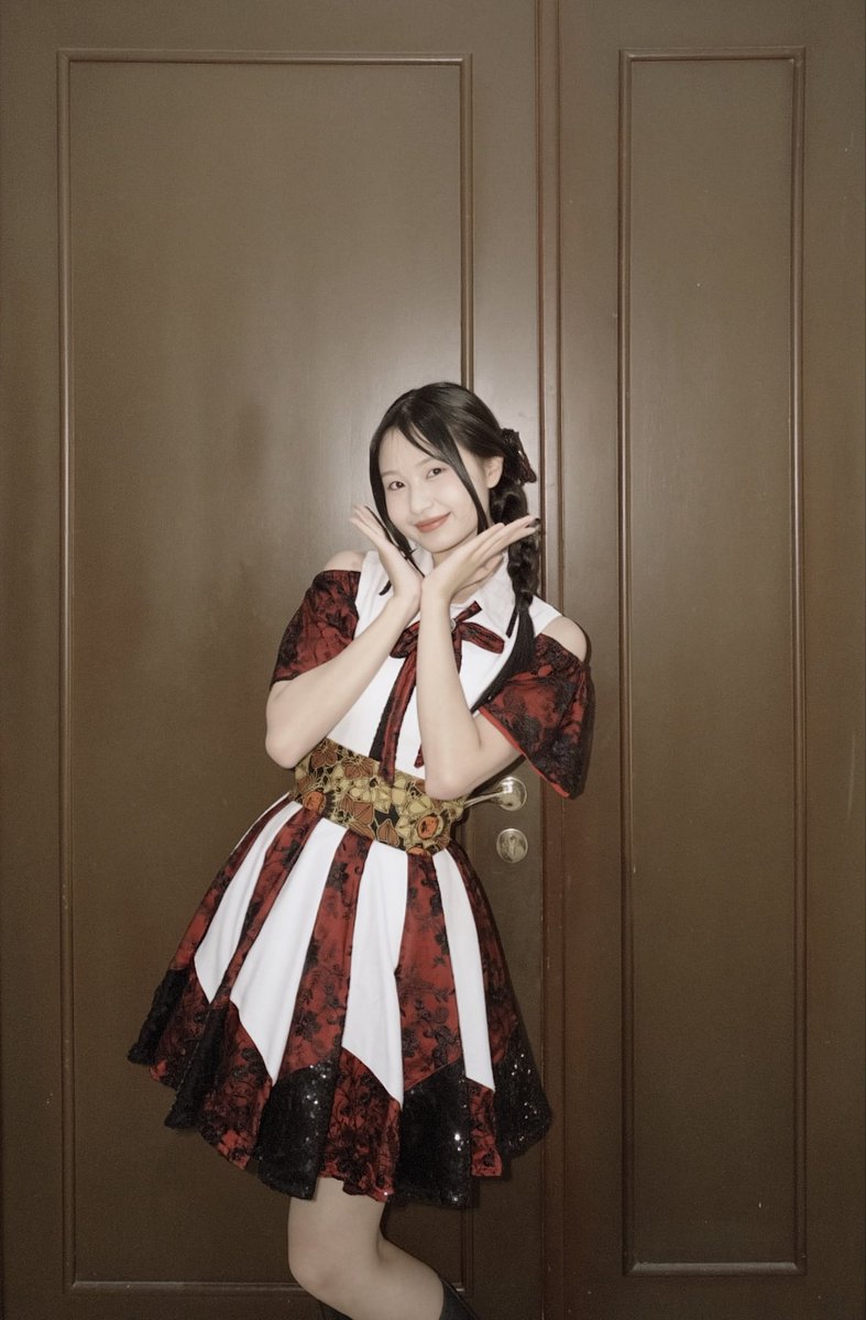 M_MikaelaJKT48's tweet photo. 🫰🏻 https://t.co/lQI5uNcq6B