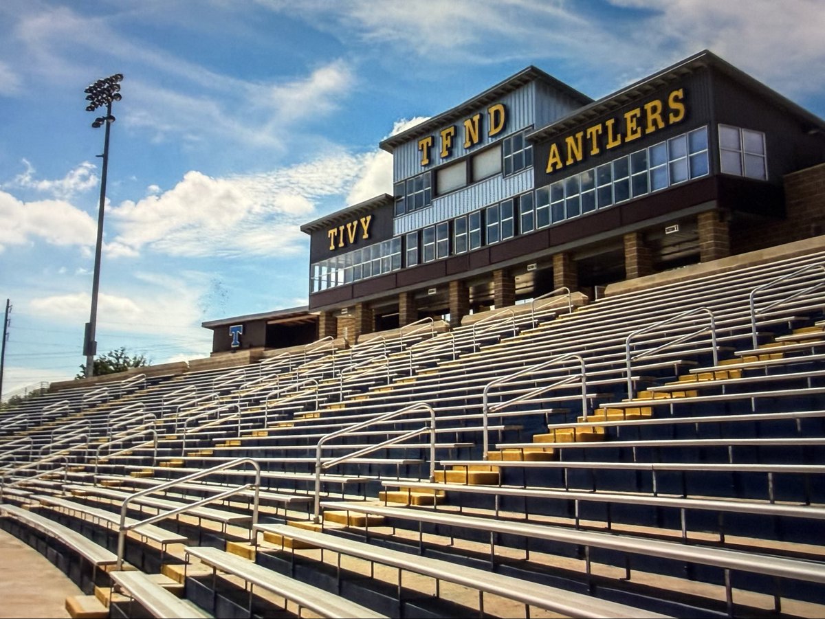nbated's tweet photo. Football weekend in TX Hill Country Schreiner Mountaineers 3-3 vs Howard Payne Yellowjackets  4-1 🏈 in ASC Conference play. 2pm Kickoff. Join us for Live Stream 1:30pm https://t.co/n6r8KY6MzJ https://t.co/HnsJQaoALT click FB schedule then camera icon Sunny 57 at game time
. https://t.co/6qSSPy8hkq