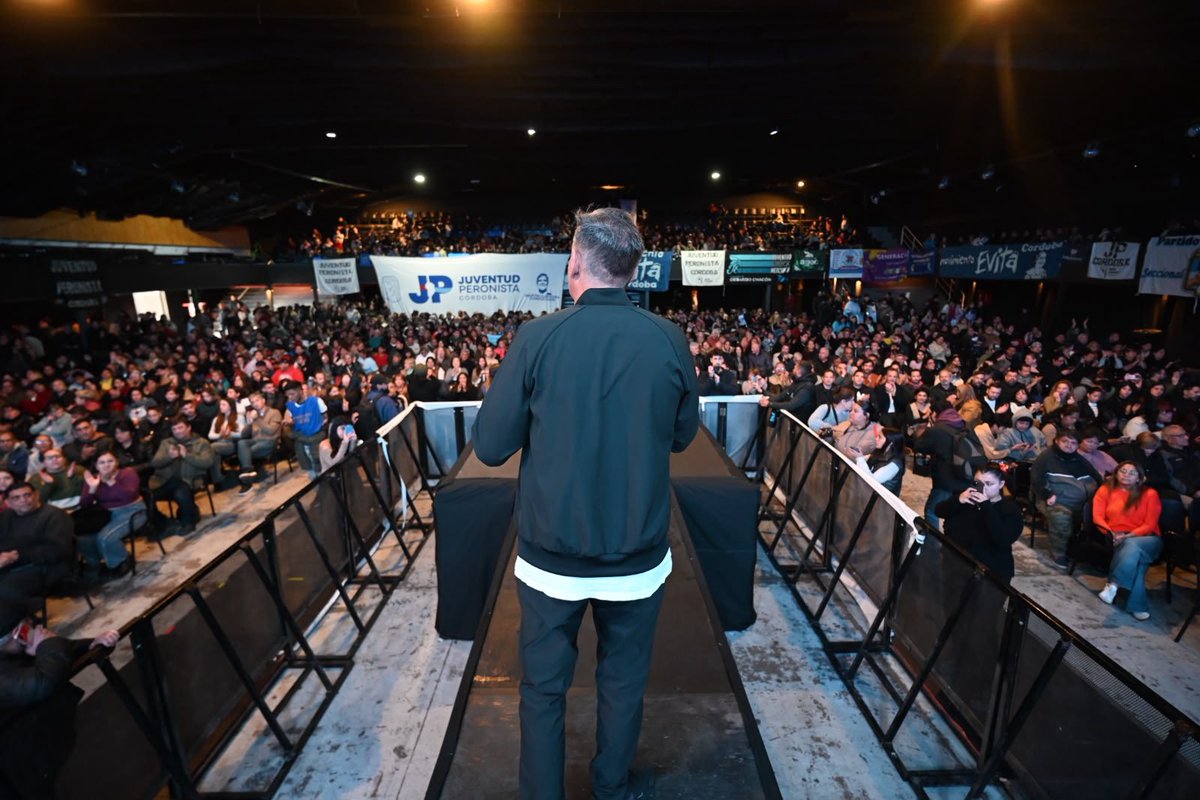 miguelsiciliano's tweet photo. Vivimos un gran encuentro, rodeados de dirigentes, militantes y amigos/as que comparten una misma convicción: trabajar todos los días por una Córdoba mejor.

Creo profundamente en el valor de la participación, el compromiso y la construcción colectiva.

Porque lo que verdaderamente nos une es el amor por Córdoba y las ganas de verla crecer.

Gracias a todos los que fueron parte. 

¡Feliz Día de la Lealtad!

#DíaDeLaLealtad #17DeOctubre #Córdoba
