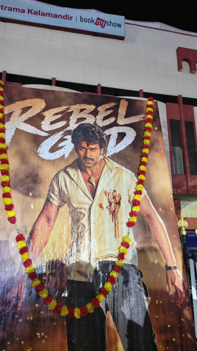 WARANGALREBELS's tweet photo. VENKATRAMA THEATRE UNDER REBEL CONTROL! 👑💥

#Prabhas #PrabhasAnna #WarangalRebels #RebelGod #Venkatrama70MM https://t.co/lH032O4Yme