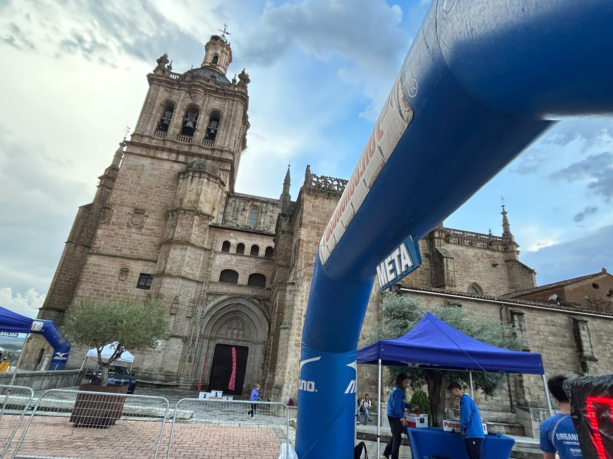 PULSACIONES_NET's tweet photo. 🌙🏃‍♀️ ¡TODO PREPARADO EN CORIA! 🏃‍♂️🌙

🔥 Parte del equipo de https://t.co/m8fn0eylOR ya está en Coria con todo listo para la 4ª edición del Cross Nocturno Ciudad de Coria.

📍 Coria | 🌙 10K y 5K | ⏰ 20:00 h

❤️‍🔥 ¡Mucha suerte y a disfrutar!

#PulsacionesNet #Coria #CrossNocturno https://t.co/mlqkMhaTHZ