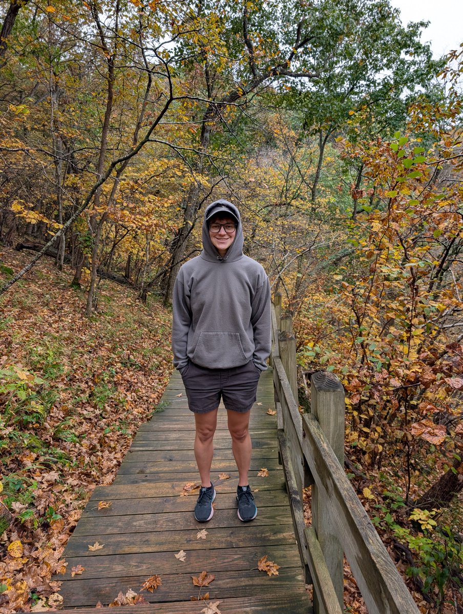 MICHIgan_4's tweet photo. MEET YOUR OOMF!!! .**•.,,+
• name: michi
• hobbies: running/working out, sports, tv/movies, reading, video games
• birth flower: carnation &amp; snowdrop
• fav drink: cookies &amp; cream hot chocolate
• fav animal: dogs, deer
• comfort movie: the half of it https://t.co/zXtI0hmTfI