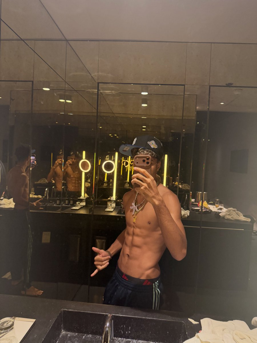 axifyclipping_'s tweet photo. Tota drops a new Amsterdam Instagram dump 🥶

“SLATT 🪄🥸 Amsterdam 🇳🇱” https://t.co/hCO8SMLJ7f