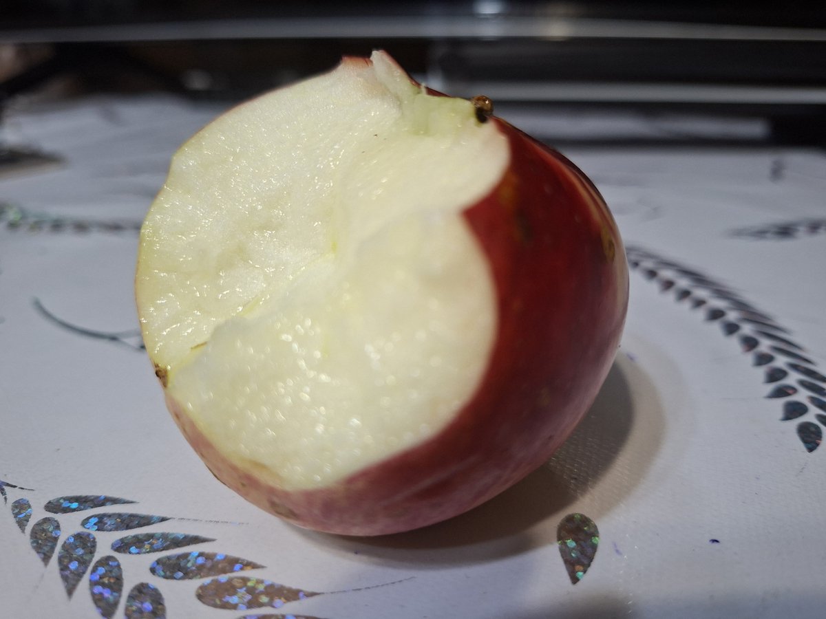 ItsKrafTik's tweet photo. 🍎 https://t.co/RshgjdrVPY