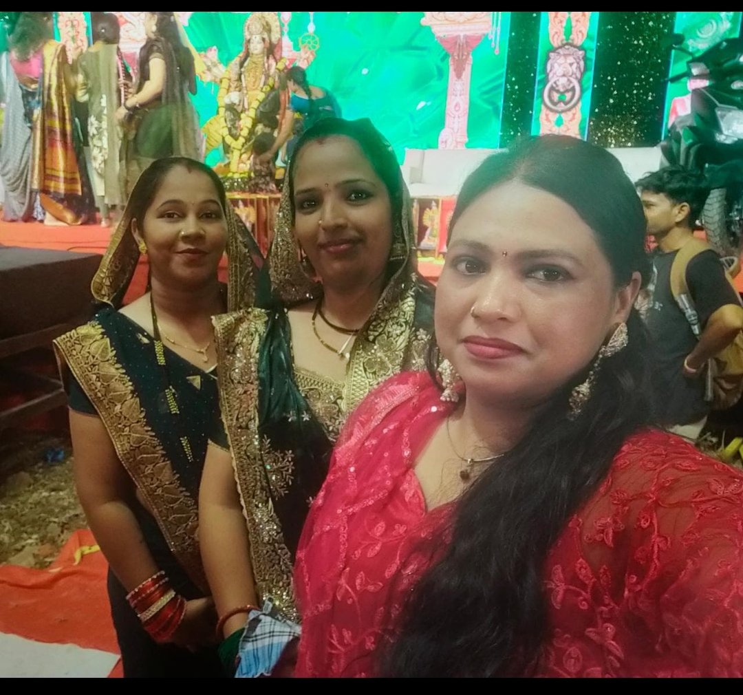 ebrahimpipermi1's tweet photo. Navratri wibes Jai ambe maa Darshan 🤗🤗😘😘🥰🥰🙏🙏
#SaturdayVibes 
#WeekendVibes 
#OutfitCheck 
#NavratriDay7 
#FestiveSeason 
#devine 
#Blessings 
#SelfieMood 
#Traditionallook 
#beautifulgirl 
#desigirl 
#punzfam 
#loveyouall https://t.co/xOden83C4n