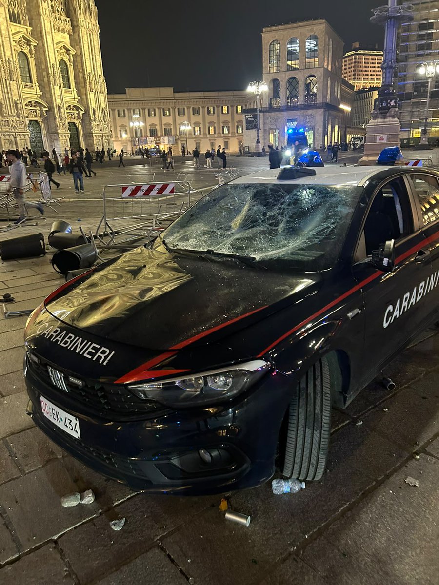 gualtrapa's tweet photo. La Italia de Meloni al igual que la Francia de Macron también está ardiendo. ¿Cómo puede ser, si a mí me dijeron que Meloni es una patriota y que con ella la inmigración ilegal en Italia se iba a acabar?

Menudo bluf son estos sionistas "patriotas" https://t.co/JQ4xTO1eJP