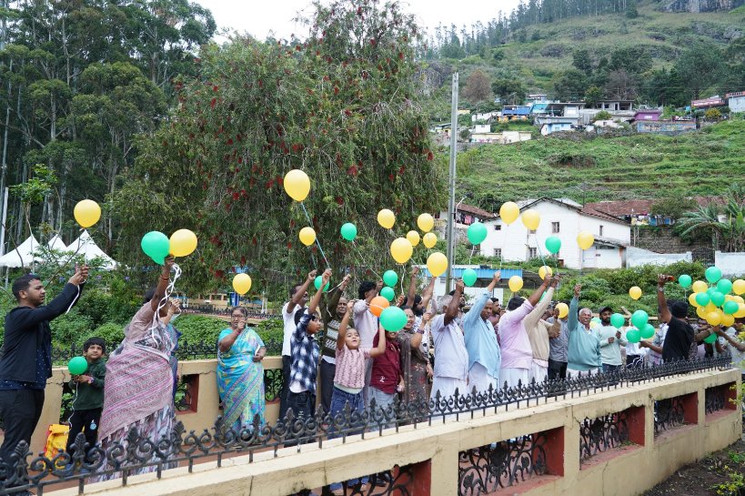 SalemDRM's tweet photo. Heritage Meets Culture! 💃🏔️🚂

Today Station Mahotsav of Ketti station celebrated with participation from nearby Hullada Village, which is inhabited by the Badaga community of the Nilgiris, and passengers of 06173 Joy Ride Special.T

#StationMahotsav #Ketti https://t.co/L02cDRquHM