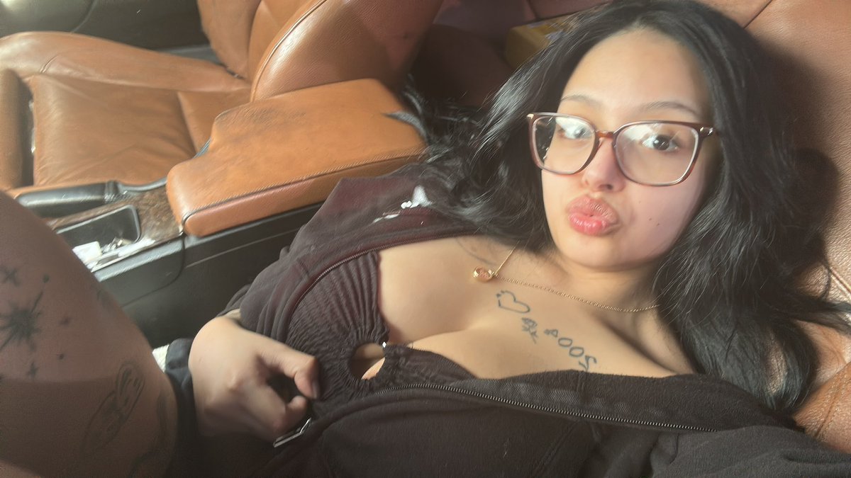 pretty_kira67's tweet photo. Car sex?👀
#lrfreaks #Arkansasfreaks #501freaks #Arkansas #72201freaks #littlerockfreaks https://t.co/mo9wTGO9rr