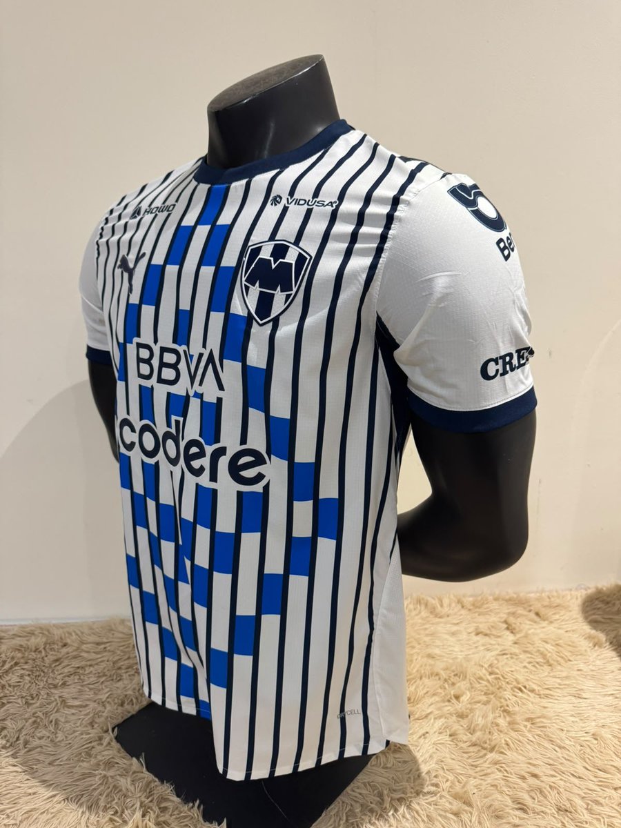 dlptlv's tweet photo. 🚨👕 Este sería el nuevo uniforme alternativo del Club de Fútbol Monterrey. Se haría oficial en los próximos días. ¿Te gustó? 👀

📸: @zonner_mty https://t.co/N975JxZYtK