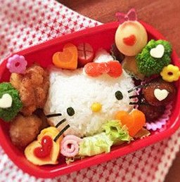 luismac25's tweet photo. 仕事終わりの疲れを忘れさせてくれる、あの赤提灯に灯る優しい温もり。おでんの大根がふわっと口の中で崩れて、だし汁がじんわり染み渡る感覚。外は寒いけど、ここに来れば心までぽかぽかなのよ🍢 https://t.co/3qKzXWWnYx