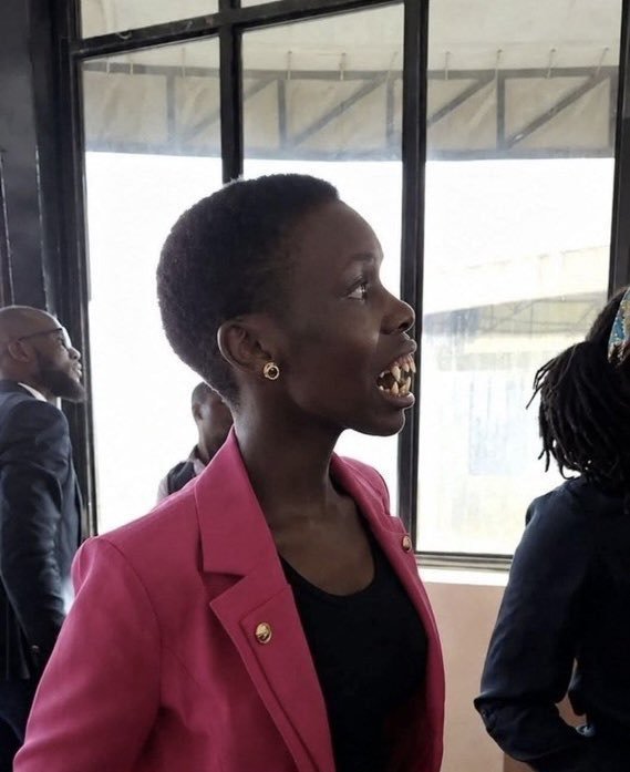 Dr_Cheloti's tweet photo. @Bookten8 Jomba apa nikama umeuma Jugular vein, hakapumui🤣🤣 https://t.co/KSGcSlKO94