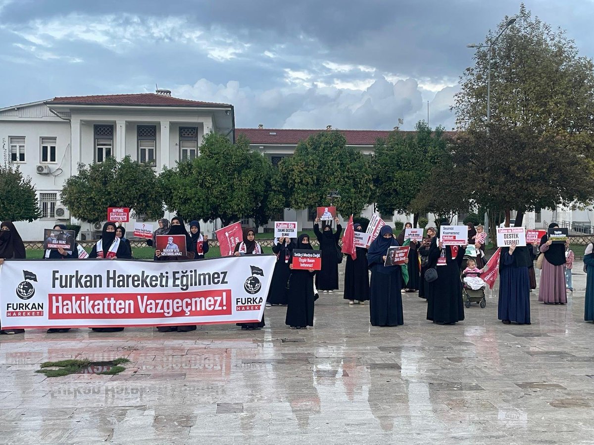 Mervedemir01567's tweet photo. Zulüm bitsin Adalet gelsin.

ZulmeKarşı Meydanlardayız
AlparslanHocaya Ozgürlük
SemraHocaya Ozgürlük
FurkanGönüllülerine Ozgürlük
📍Ceyhan https://t.co/RxmkHse2YM