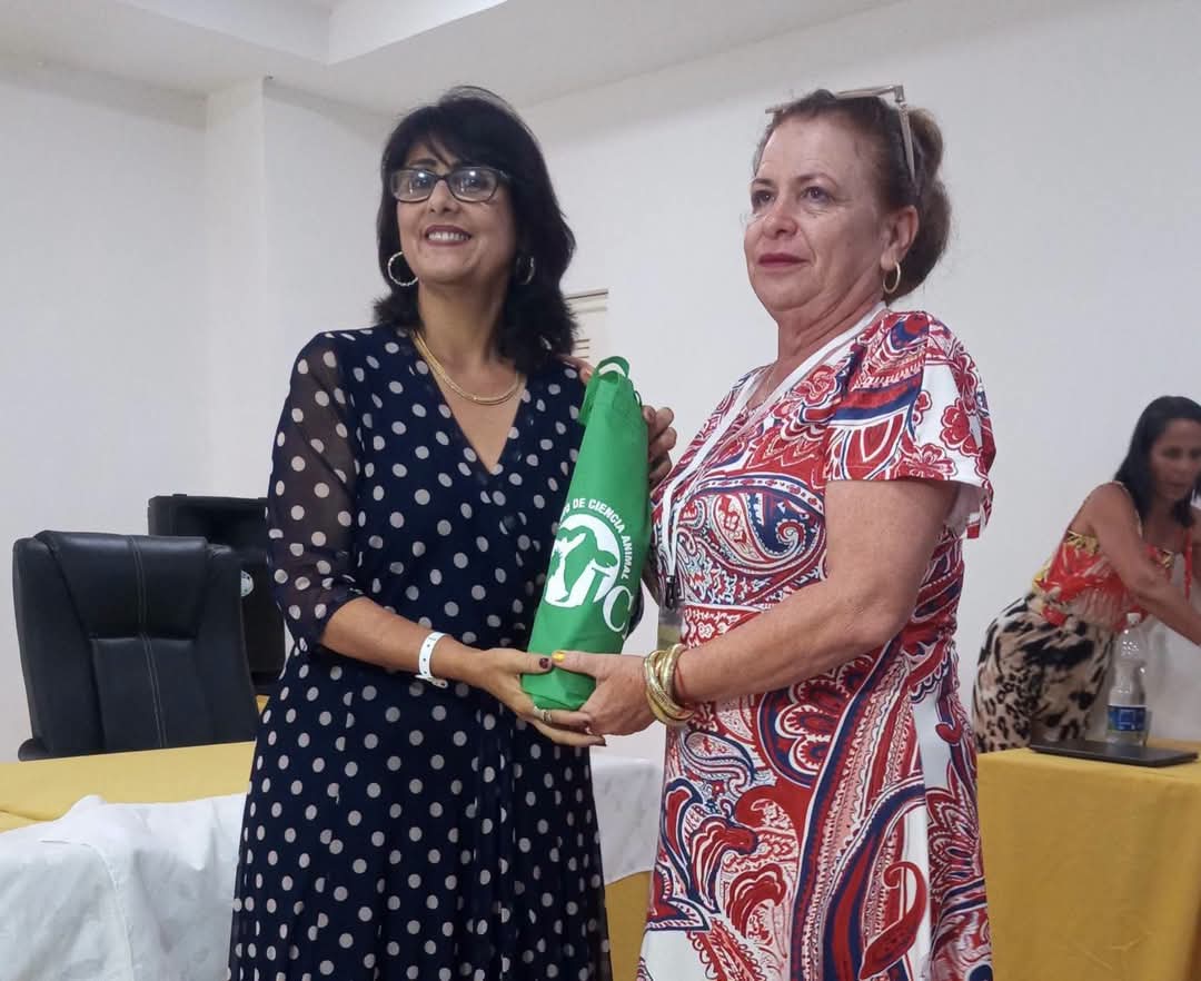 CubaMES's tweet photo. ✨💙 Este viernes fue clausurado el XIV Encuentro de Editores de Revistas Científicas y Divulgativas 2026.

🇨🇺 👏 Durante la clausura se reconoció la colaboración de varias entidades.

ℹ️ 📷 @ICACuba 
#Cuba #ICACuba #CienciaCubana #UniversidadCubana #CJAS60 https://t.co/JZuUexuQEL