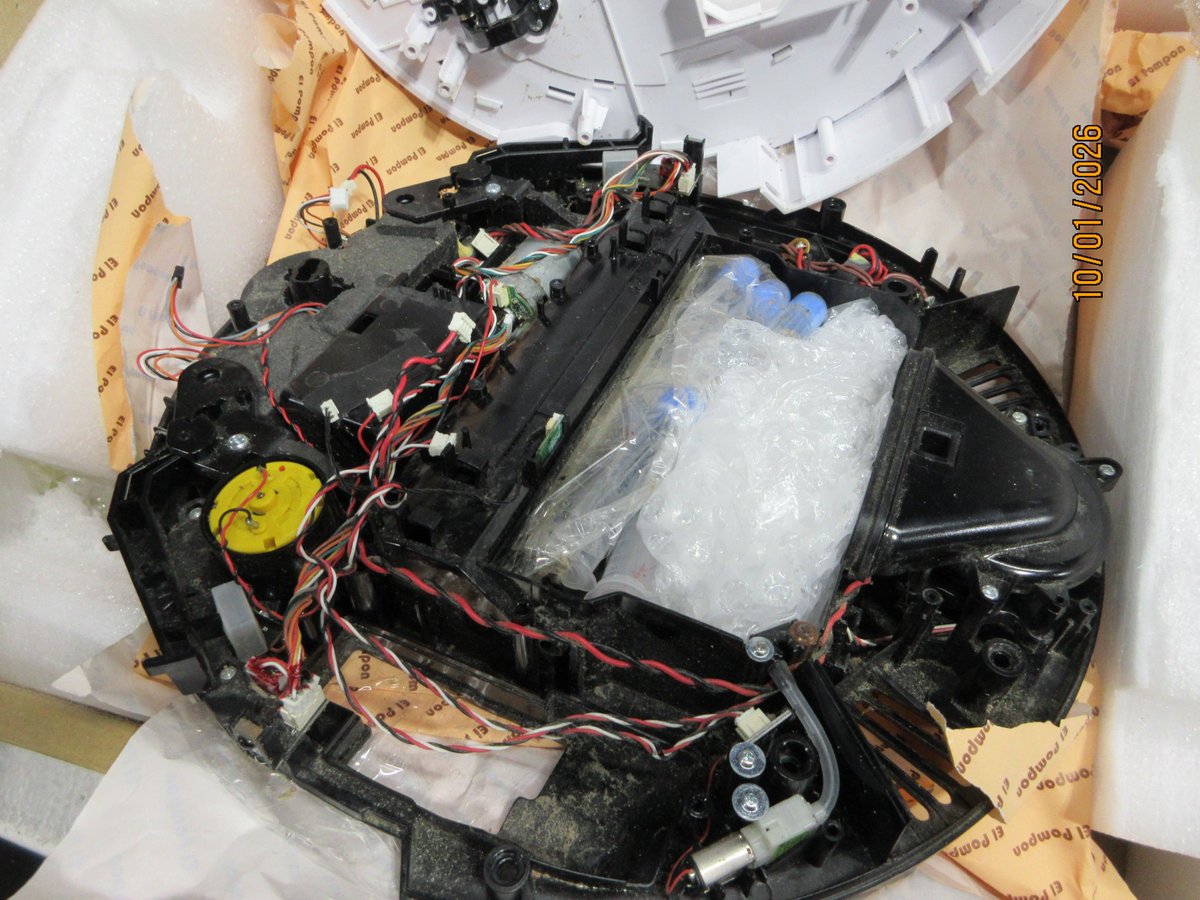 OFOEAC's tweet photo. @DFOChicago CBP Agriculture Specialists in Louisville intercepted live ants concealed inside a robot vacuum shipment from Spain. The shipment lacked required USDA/APHIS documentation, and the prohibited items were destroyed under federal regulations. #OFOProudus https://t.co/10ZPm4bgNr