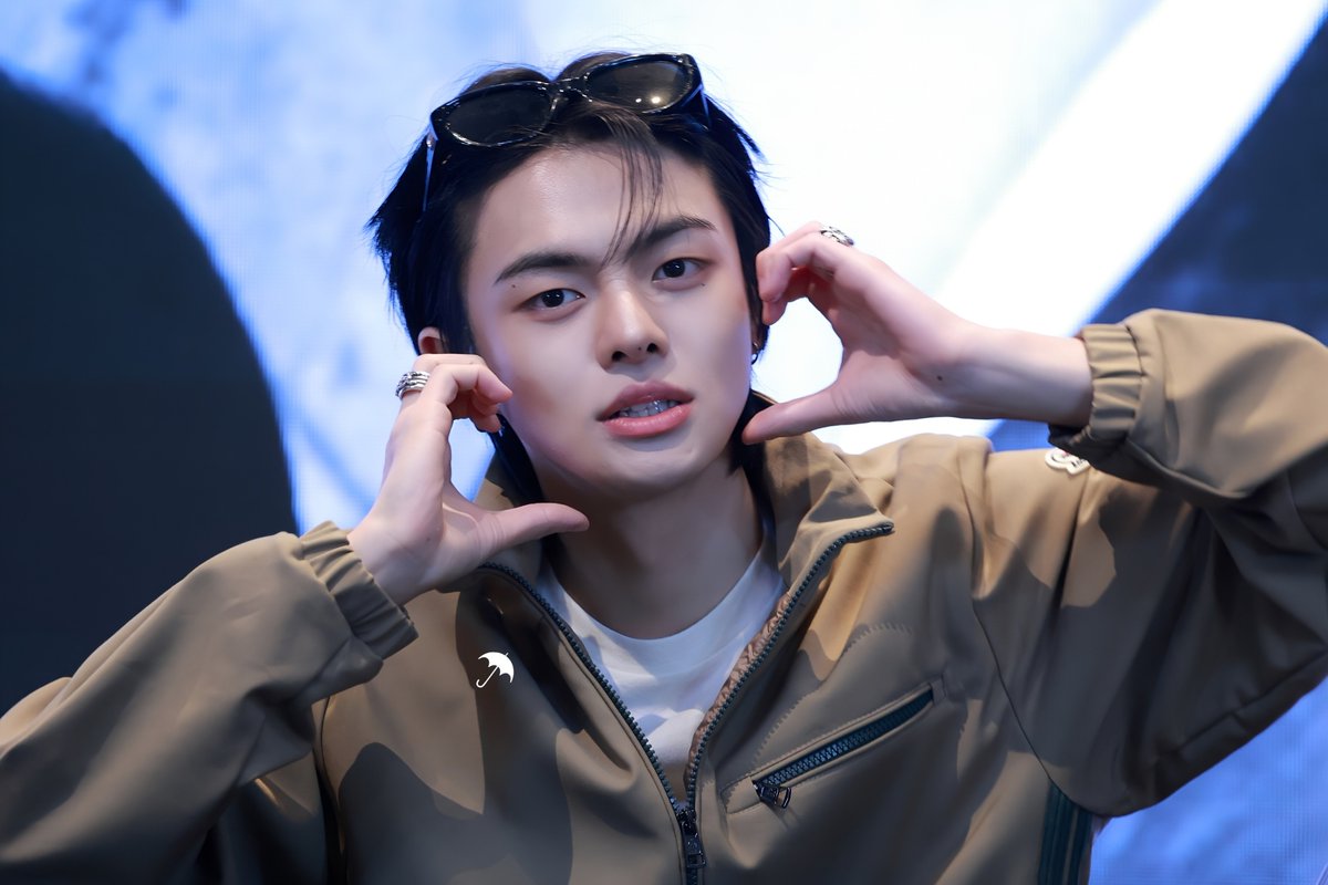rainyleo0822's tweet photo. 261017
#이리오 #리오 #LEO #リオ #李理悟 #ALD1 #알파드라이브원 #ALPHADRIVEONE https://t.co/80DFprCRkE