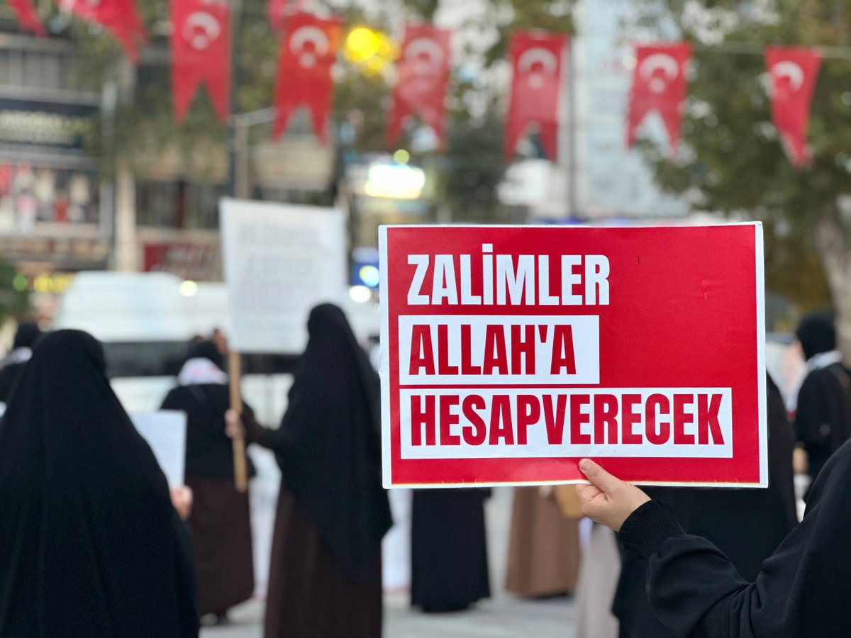 furknharketi's tweet photo. Adalet tecelli edene, tüm kardeşlerimiz özgürlüklerine kavuşana kadar meydanlardayız, meşru yollarla mücadele etmeye hakikati haykırmaya devam edeceğiz!

ZulmeKarşı Meydanlardayız
AlparslanHocaya Ozgürlük
SemraHocaya Ozgürlük
FurkanGönüllülerine Ozgürlük

📍 Elazığ https://t.co/qz90Ci5wCo