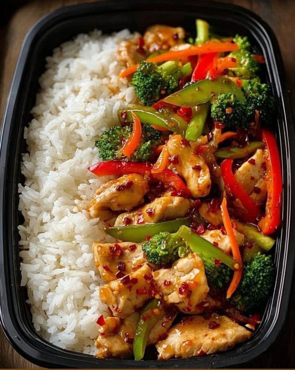 Modest51704217's tweet photo. What’s your first thought when you see this meal? 🥦 🥩. https://t.co/bLakSZEhEk