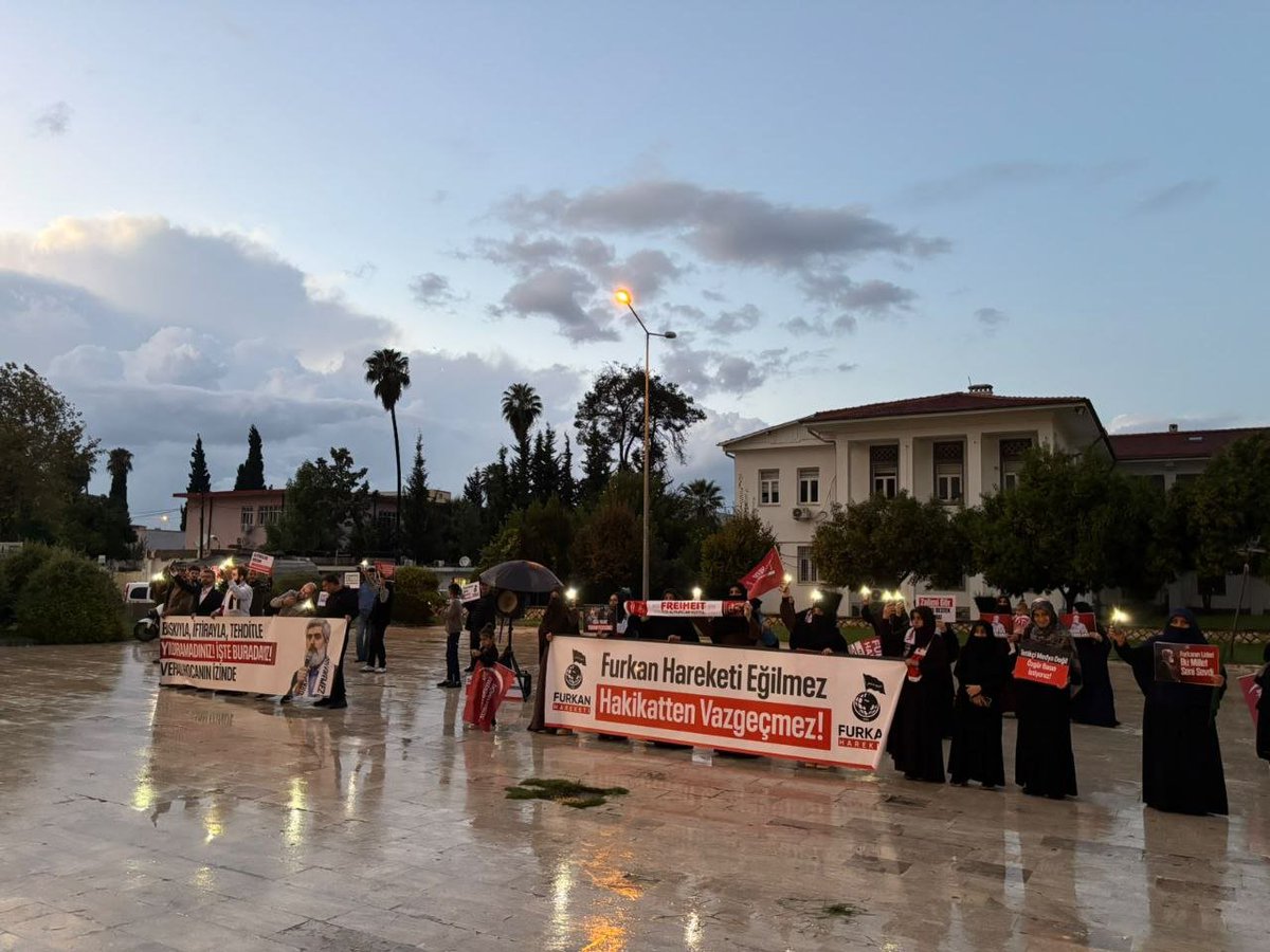 furknharketi's tweet photo. İftiralarla, baskılarla ve cezaevlerindeki hak ihlalleriyle bizleri yıldıramazsınız! Adalet yerini bulana dek meşru mücadelemizden vazgeçmeyeceğiz!

ZulmeKarşı Meydanlardayız
AlparslanHocaya Ozgürlük
SemraHocaya Ozgürlük
FurkanGönüllülerine Ozgürlük

📍Batman &amp; Ceyhan https://t.co/yRHnEMuRmN