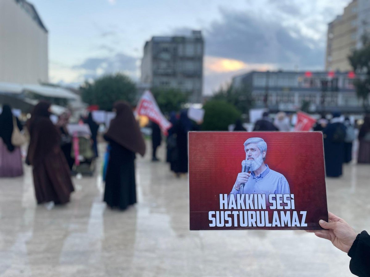 Mervedemir01567's tweet photo. Zulüm bitsin Adalet gelsin.

ZulmeKarşı Meydanlardayız
AlparslanHocaya Ozgürlük
SemraHocaya Ozgürlük
FurkanGönüllülerine Ozgürlük

📍Ceyhan https://t.co/RrNd8CwYrS