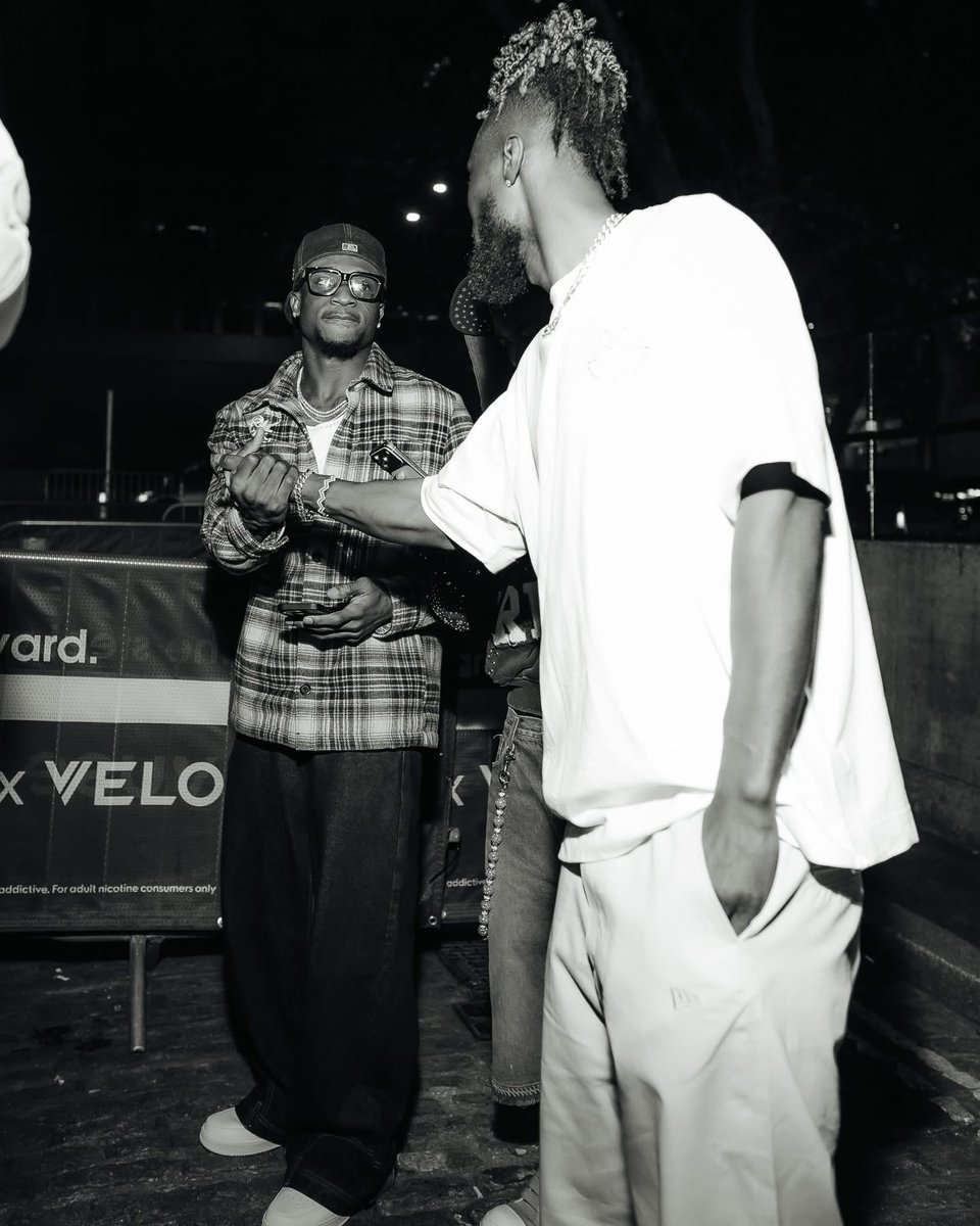 bernybizzle's tweet photo. Throwback to when football meets entertainment ⚽️🎶

Great moments with @KudusMohammedGH and Kevin Danso at #BizzleEntertainment events. 🌍🤝🏾

More than events. We’re building a culture. 🚀

#BizzleEntertainment #FootballMeetsMusic https://t.co/xt97ggLGmo