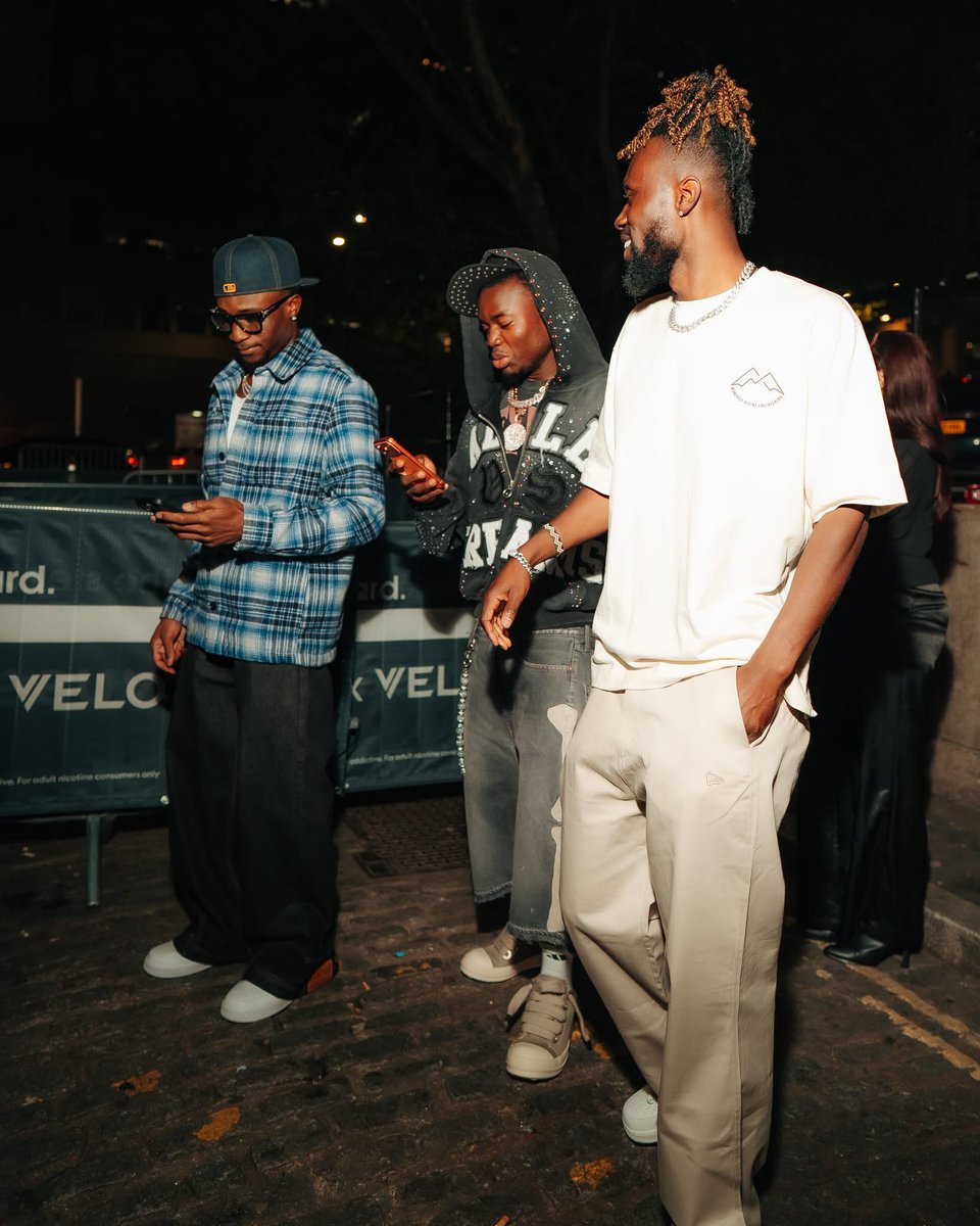 bernybizzle's tweet photo. Throwback to when football meets entertainment ⚽️🎶

Great moments with @KudusMohammedGH and Kevin Danso at #BizzleEntertainment events. 🌍🤝🏾

More than events. We’re building a culture. 🚀

#BizzleEntertainment #FootballMeetsMusic https://t.co/xt97ggLGmo