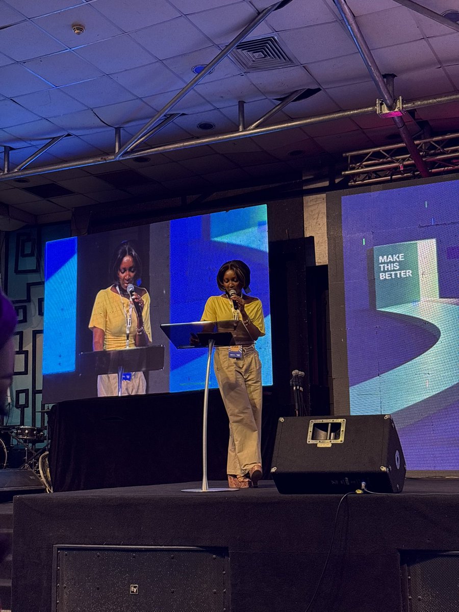 rueuxdesign's tweet photo. Thank you @untitledsgnrs for having me!

I spoke on the importance of designing moments people remember.
In a world where AI can build anything, designing for genuine human feeling matters more than ever.

Loved meeting everyone and all the conversations after. https://t.co/j7Iqu31DXS