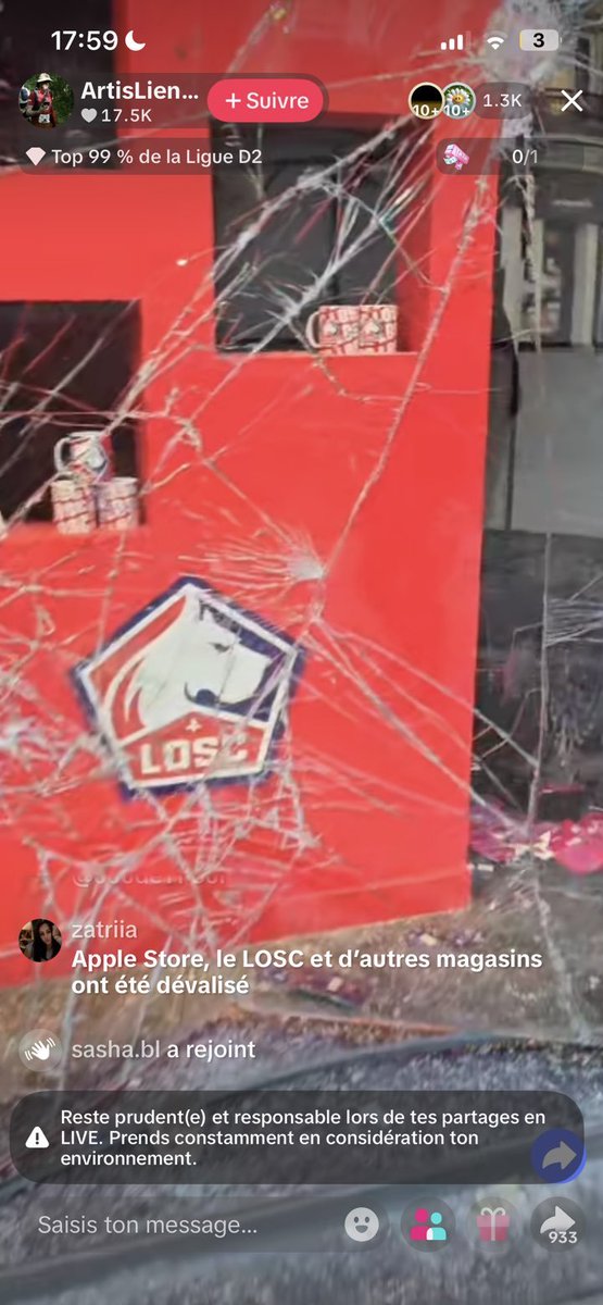 Top1Robin's tweet photo. HONTE À TOUT CES CASSEURS DE MERDE 
LE KARMA VOUS RATTRAPERA !!! https://t.co/CklJPoxnAH