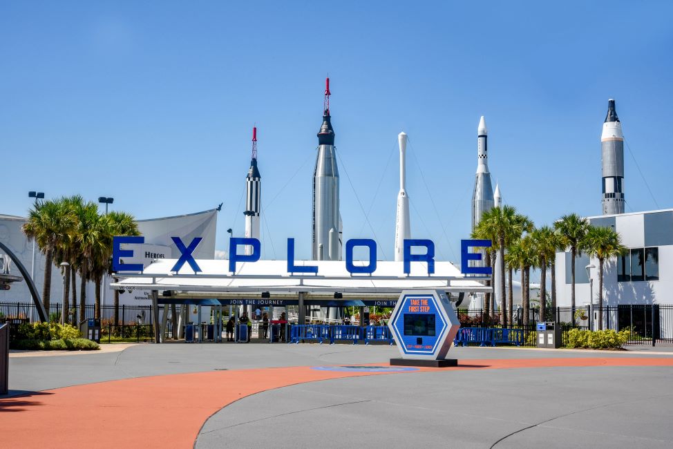 Blooloop's tweet photo. 🚀 JOB 🚀

Kennedy Space Center Visitor Complex is seeking an experienced Director of Marketing to lead brand strategy, digital campaigns, visitor engagement and revenue growth at its Florida attraction.

Apply here 👉 https://t.co/3vV8Mxd3Vu https://t.co/rdA5DMUor6
