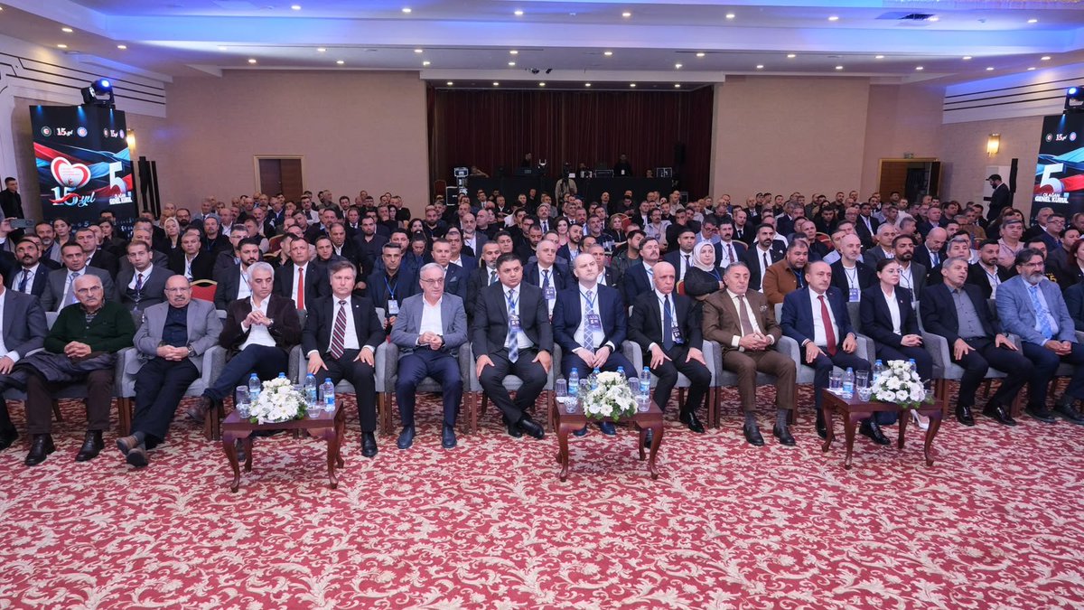 devletsert's tweet photo. Konfederasyonumuza üye Öz Büro-İş Sendikamızın 5. Olağan Genel Kuruluna katıldık.

Öz Büro-İş Sendikamızı genel kurulu dolayısıyla tebrik ediyor, yeni dönemde de üyelerinin hak ve menfaatlerinin korunması, çalışma koşullarının iyileştirilmesi ve emekçilerin kazanımlarının artırılması için yürüteceği çalışmalarda başarılar diliyorum.