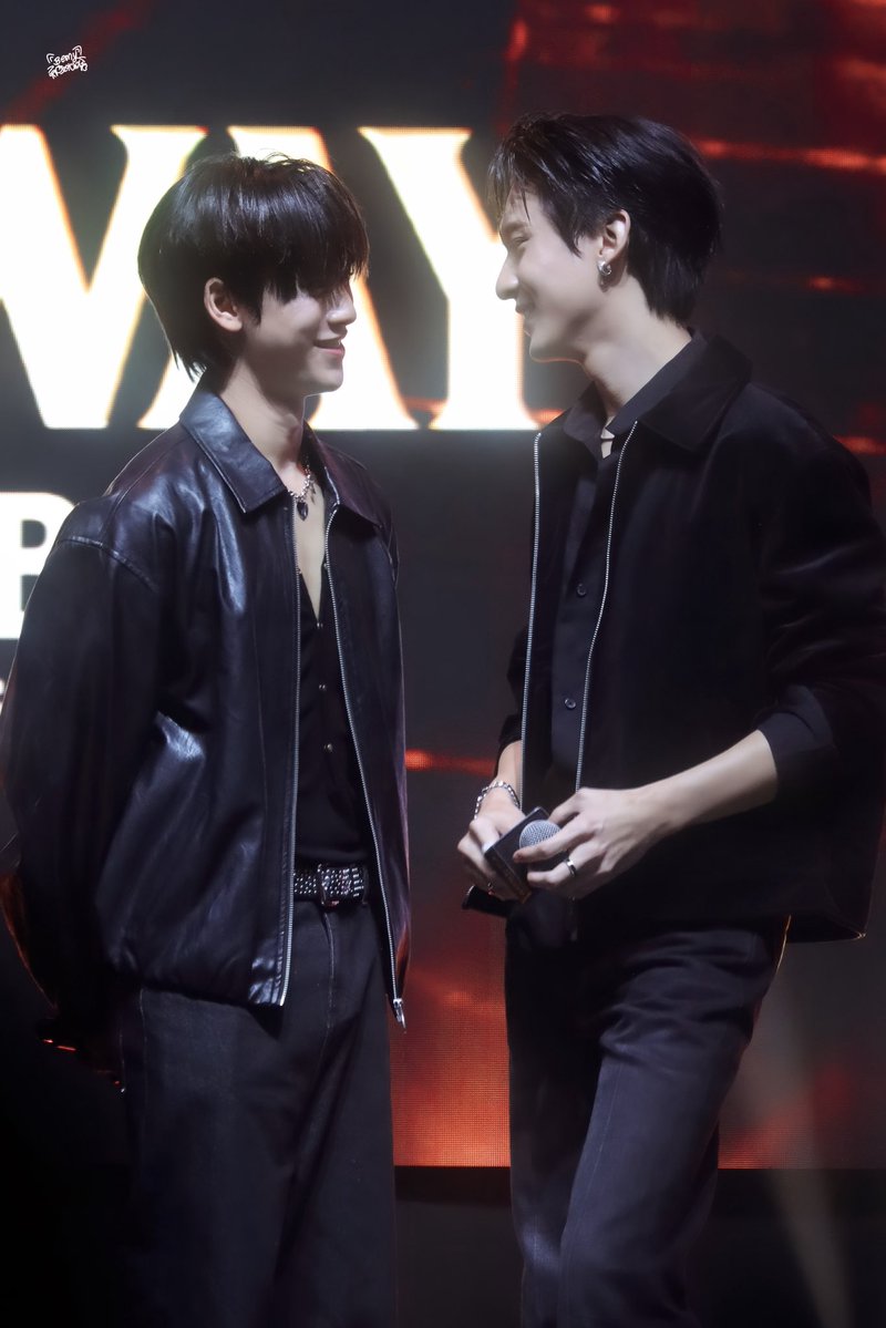 Bemypeachhx's tweet photo. — 261017— 

MR FANBOY CHAPTER 8
#MrFanboyEP8
#ริวจินแพทจิ #ryujinpatji
#rryjinnn #chira_patt https://t.co/vpqLuHg2Q5