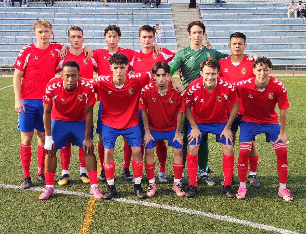 ATCHospitalense's tweet photo. 🔴 𝑷𝑹𝑰𝑴𝑬𝑹 𝑬𝑸𝑼𝑰𝑷𝑶

✅ ¡Los nuestros han conseguido el segundo triunfo del curso 🆚 @fcbcncity (0️⃣-1️⃣)! 

⚽️ Gran trabajo. ¡Segunda ✔️ consecutiva! 

#ATCHospitalense #3cat10 🔴 https://t.co/e1NcZfDiot