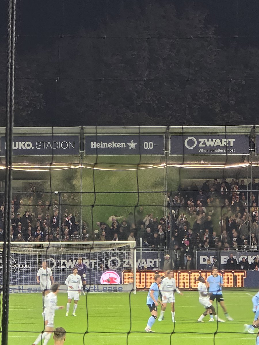 Fr1908R's tweet photo. De rook is groen!! #telFEY https://t.co/8l3LSd4At8