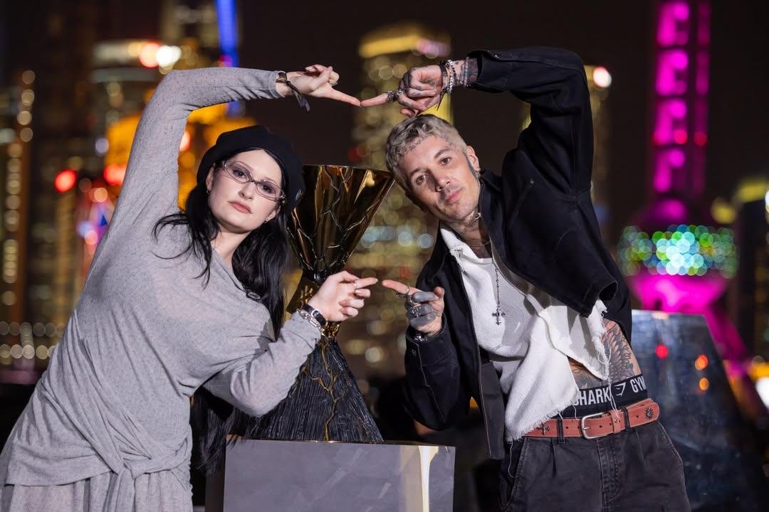 SOTSPodcast's tweet photo. Courtney LaPlante (Spiritbox) and Oli Sykes (Bring Me The Horizon) perform the fusion dance in new photo. https://t.co/IC2QrE56rQ