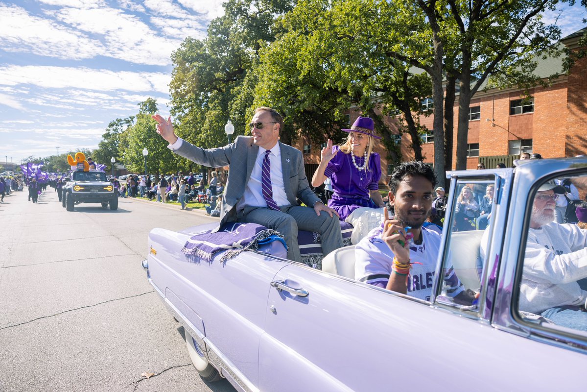 TarletonState's tweet photo. Best start to Homecoming Saturday 💜

#TarletonState #BleedPurple #TarletonHomecoming https://t.co/E2WCh3IWkg