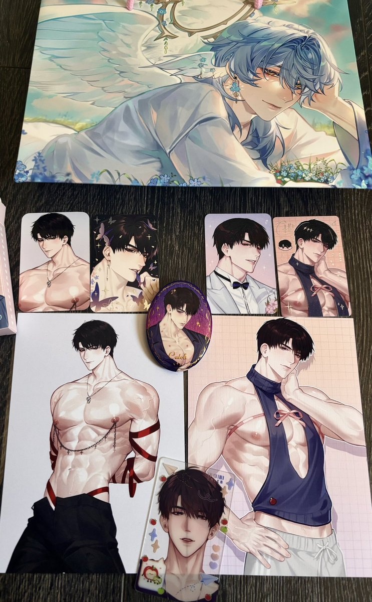 darkurgedarling's tweet photo. Jianrou art popup haul! I asked for one of every Caleb item and she flexed her arms and said “I’m ready!” very cutely lol 😭❤️ https://t.co/9vnSDlg3uo
