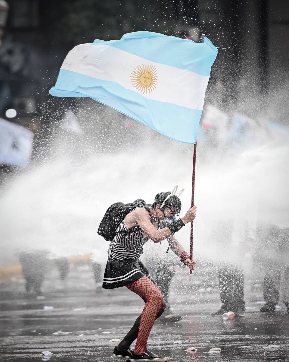 ElbioGG_UCR's tweet photo. En tiempos de fascismos reaccionarios y conservadores, pelea como un femboy Argentina! 💪🏻🇦🇷 https://t.co/rzCKaf2OER