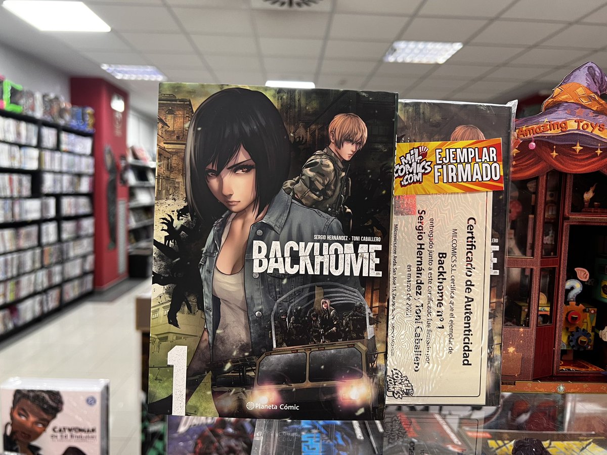 MILCOMICS's tweet photo. 🎉💥FIRMADOS POR EL FINALISTA DEL PREMIO PLANETA SERGIO HERNÁNDEZ Y EL
ILUSTRADOR TONI CABALLERO🎉💥
¡¡¡Estamos de SORTEO con Ultimate Manga Zaragoza!!! ¡¡¡dos tomos de Backhome!!!
Participa a través de la publicación de Instagram de la segunda imagen 😊😊 https://t.co/urtWdOz117