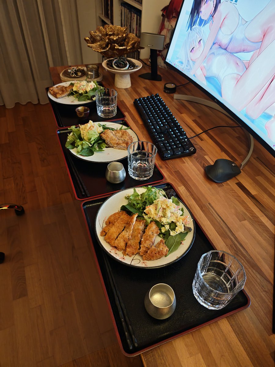 MeidocafeR's tweet photo. Tonkatsu day https://t.co/67ZuIPFo3x
