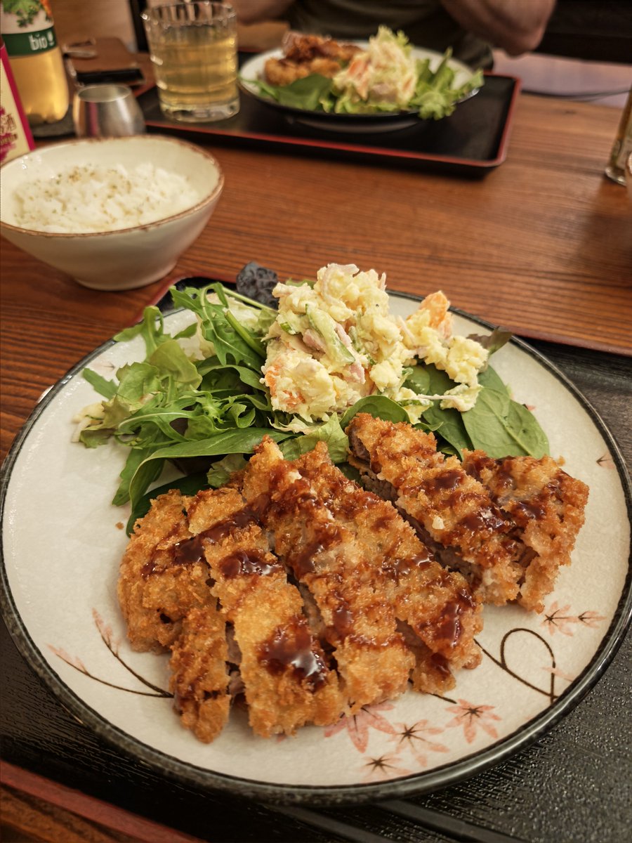 MeidocafeR's tweet photo. Tonkatsu day https://t.co/67ZuIPFo3x