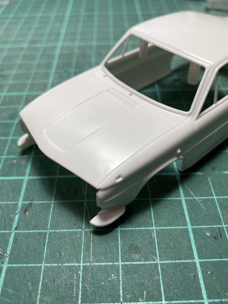 2Fu_ton's tweet photo. 初めて筆塗りで車塗ってる
エアブラシの楽さになれてるから難しい…

乾燥したら研ぐかー https://t.co/Z7IAJApvNn