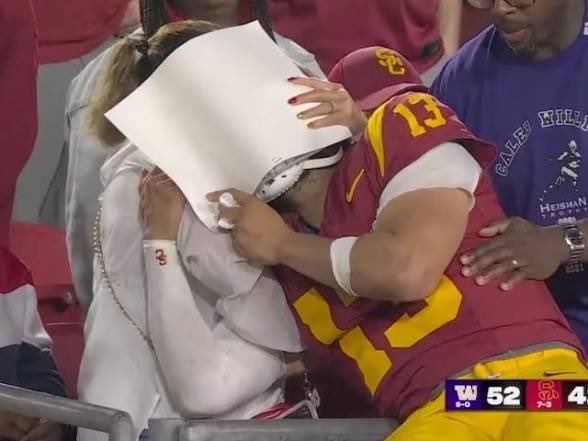 EliteSunGod's tweet photo. @MDaring11 @ZachDuffy72 Your boys very familiar with crying 🤣🤣 pathetic how desperate your fanbase is to fix his image https://t.co/5uoj458IWP