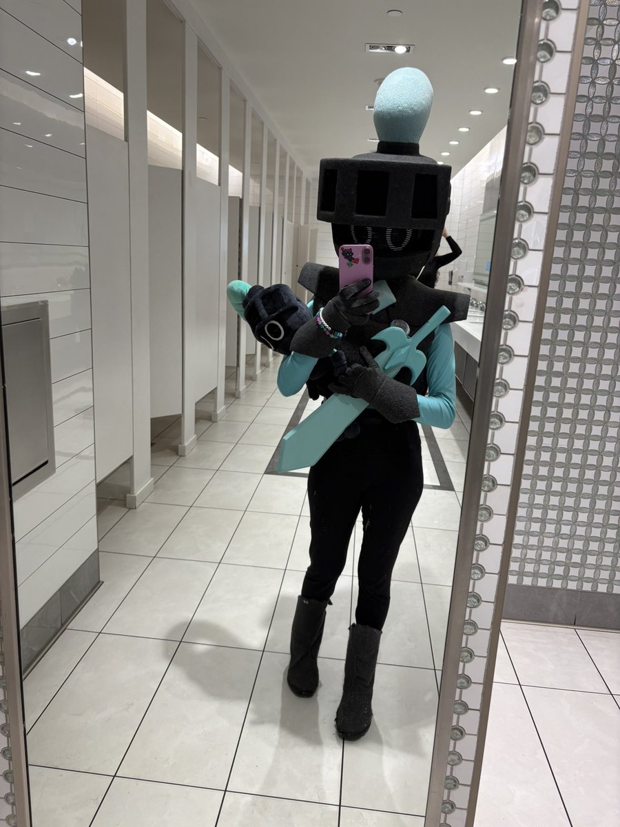 FPinkfox81302's tweet photo. Thank you guys who came in yesterday to see me, it was such a nice experience 

#dandyworld #americandreammall #cosplay #soulvester #Bassie ㅤㅤㅤㅤㅤㅤ https://t.co/jEBvL5fCHC