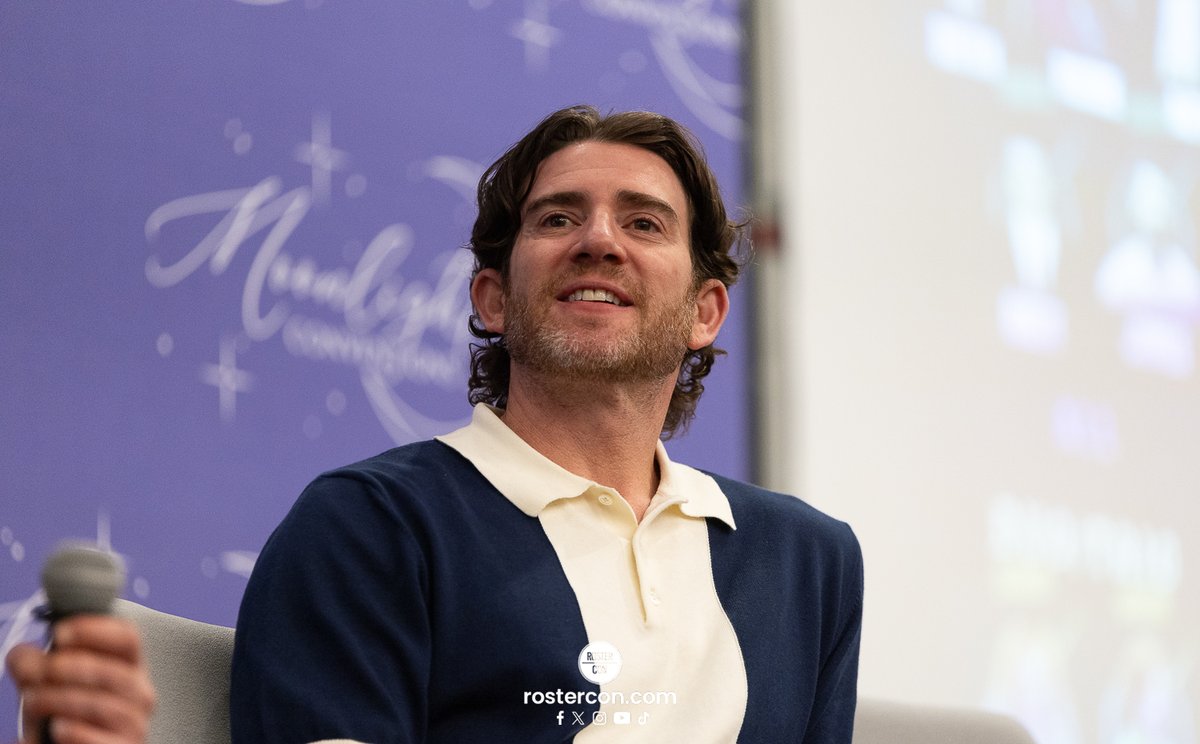 RosterCon's tweet photo. #THIYH3 - Les photos du panel de Bryan Greenberg ont été uploadées // Photos from the panel with Bryan Greenberg have been uploaded #OTH

👉 https://t.co/ogOLuDPTVc https://t.co/Ck6cwYEdue