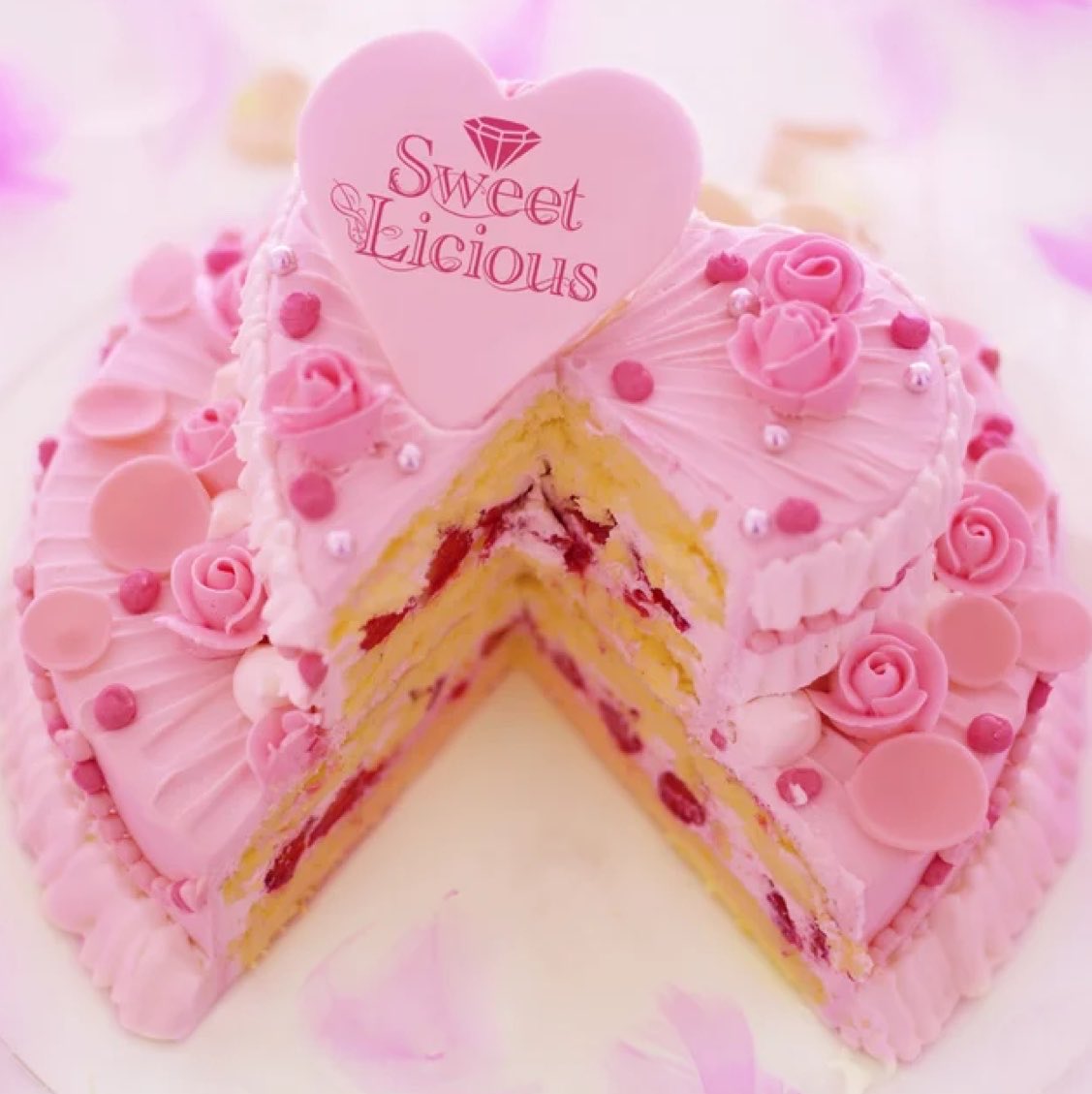pinkescent's tweet photo. ૮ꘓ  𓏽⑅  what do you associate yourself with?  ꒱ა

♡  character
♡  album
♡  animal
♡  food https://t.co/vvn3QeGDdU
