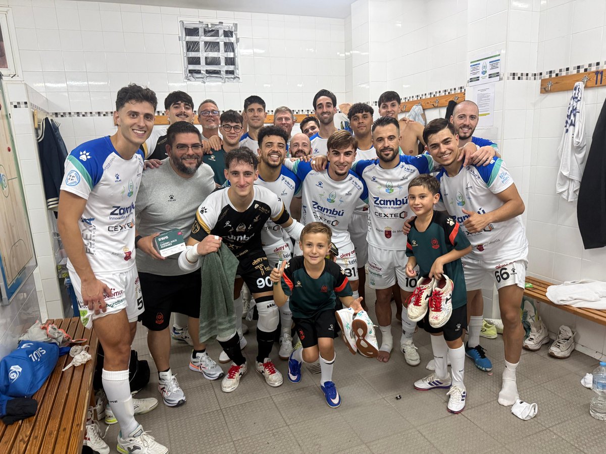 CFS_Pinatar's tweet photo. 🔥¡ESTOS TIPOS SOLO SABEN GANAR, GANAR, GANAR, GANAR Y VOLVER A GANAAAARRRRRR!

#ZambúPinatarCALeganés https://t.co/qJ6G7rPSis