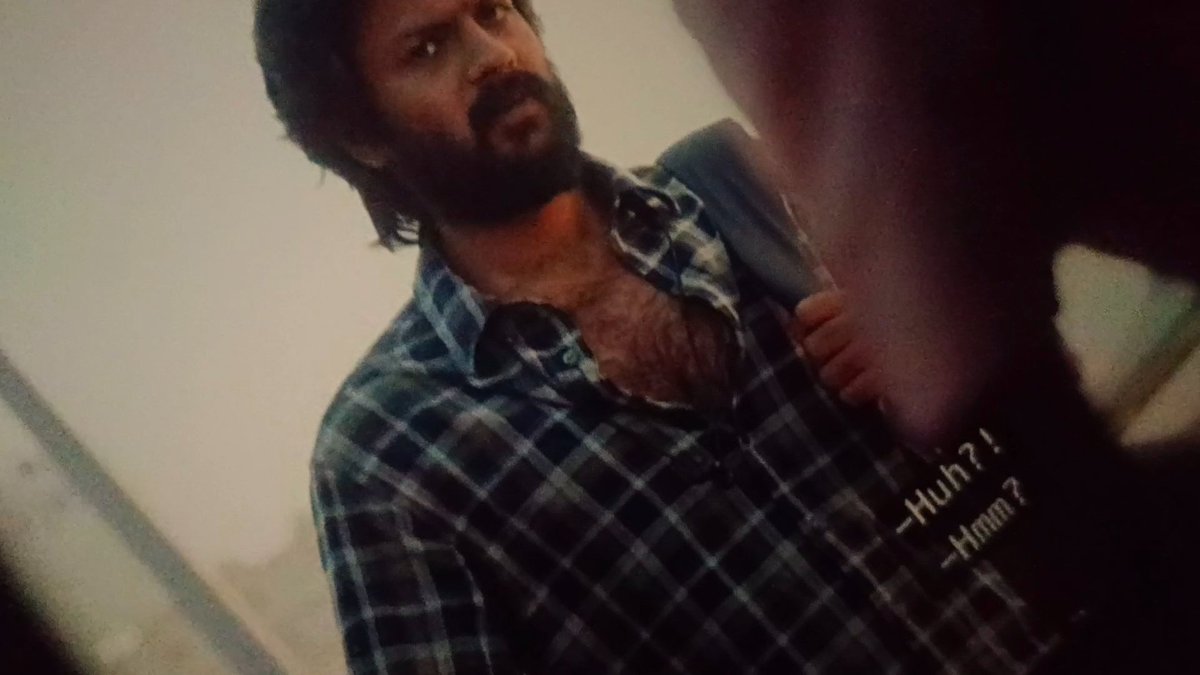 tidesoflahari's tweet photo. Irojey I observed even in modharathri entry scene lo same neckband 😭😂 https://t.co/ZF5pFxKxhy