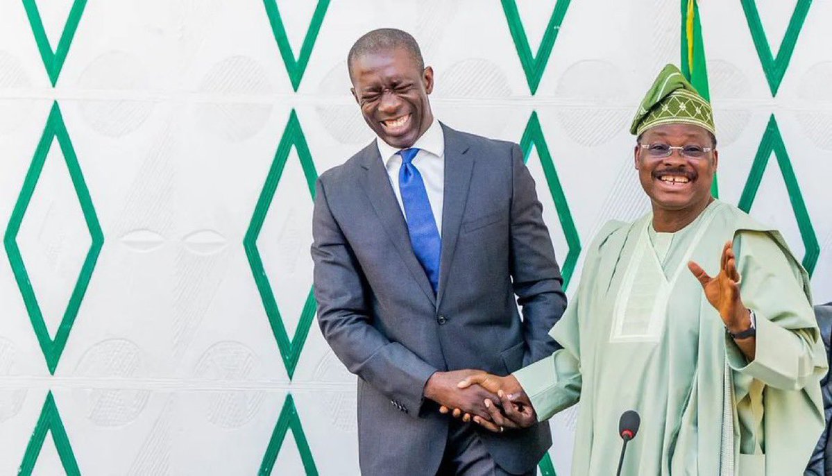 hollamyte214's tweet photo. Apm boys are trying to spin the narrative as per who was the commissioner of finance when Oyo state was in financial crisis,note that Bimbo served as the deputy chief of staff for the govt during the first tenure and as the finance commissioner during the second tenure. 
It is also important to remember that the non payment of staffs started in 2015 which he was already in the finance team of the state,so trying to shift the narrative now is not only lazy but mischievous. 
The bigger debate here is you all questioning the commissioners of other states and telling people that those names are not worthy of elective positions but your own Bimbo who as well served for good 8yrs should not share same fate,Why not let us hold the meaningful conversations like you all have been requesting for with the person campaigning for an elective position at the moment. 
The governor of the state confirmed in 2019 that the finances of the states was in shambles,who should we ask questions??? We should skip Bimbo and go to his predecessors?? And if you all want to be stupid as usual,we will continue to ask a question one of you asked those in osun( If he truly have principle and he is upright,he won’t take appointment under such government and person) 

You cannot demand accountability from other candidates and declare your own candidate exempt from the same scrutiny,apply your principles consistently.